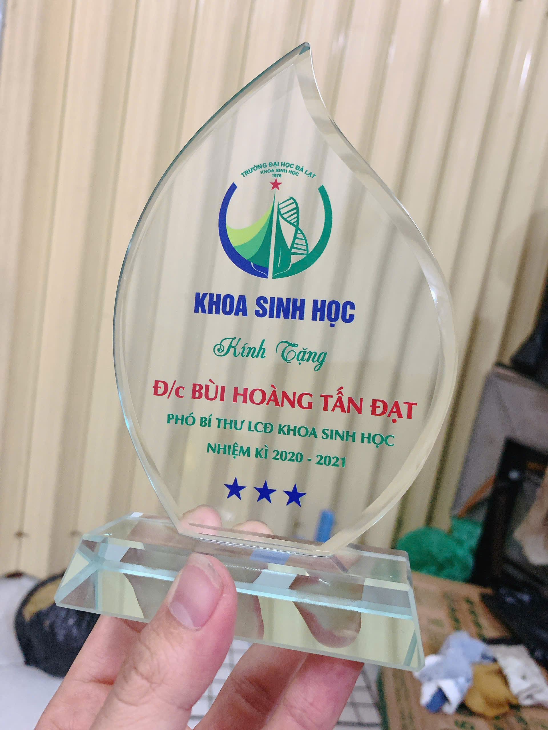 Kỷ Niệm Chương Thủy Tinh 1